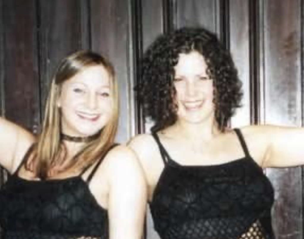 Nicola Ellis & Jennifer Ellis circa 2008